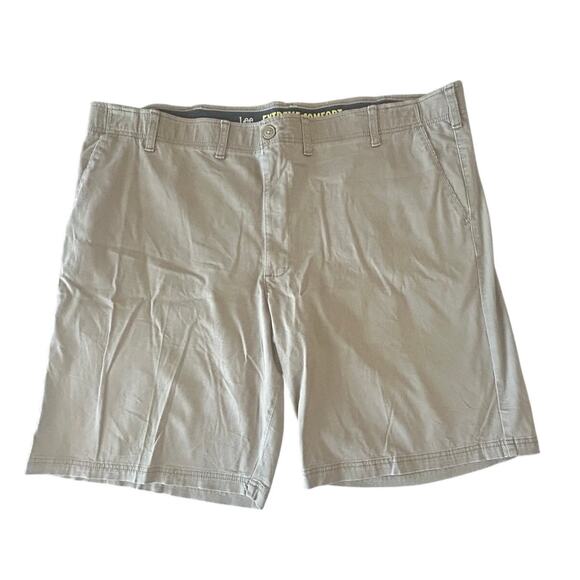 Lee Extreme Motion Cargo Shorts Mens 48 Khaki Beige Belt Loops Utility - Picture 1 of 8